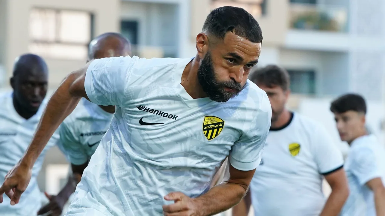 غياب مفاجئ يضرب الاتحاد قبل كلاسيكو النصر رغم عودة كريم بنزيما